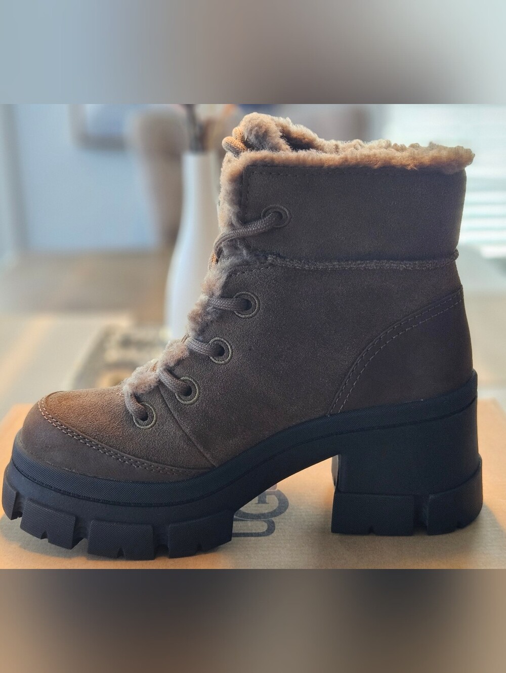 UGG Women's Brooklyn  Lace-Up Cuff Ankle Boots Stacked Heel - Size: US 7/ UK 38 - Picture 4 of 9